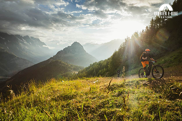 Tour en vélo éléctrique dans les montagnes Suisses de Verbier